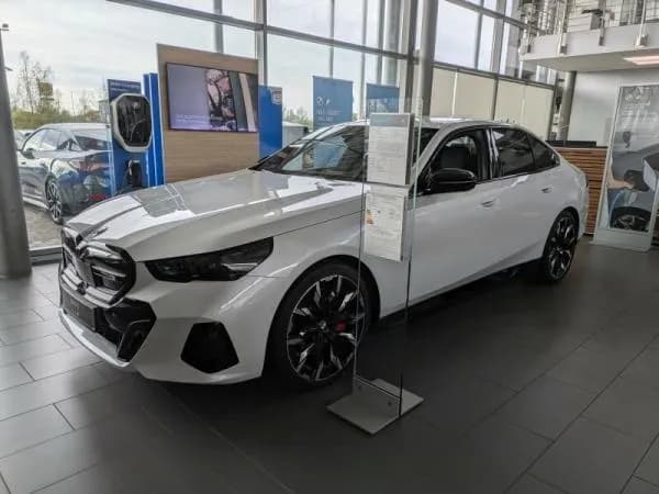 BMW i5
