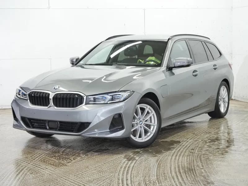 BMW 330