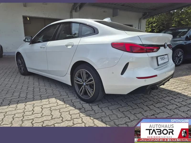 BMW 218 — Bild 3